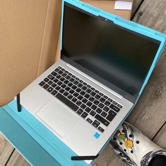 Samsung Galaxy Book Go 14" Laptop - Silver Qualcomm Snapdragon 7c/128GB SSD/4GB - Picture 2 of 8